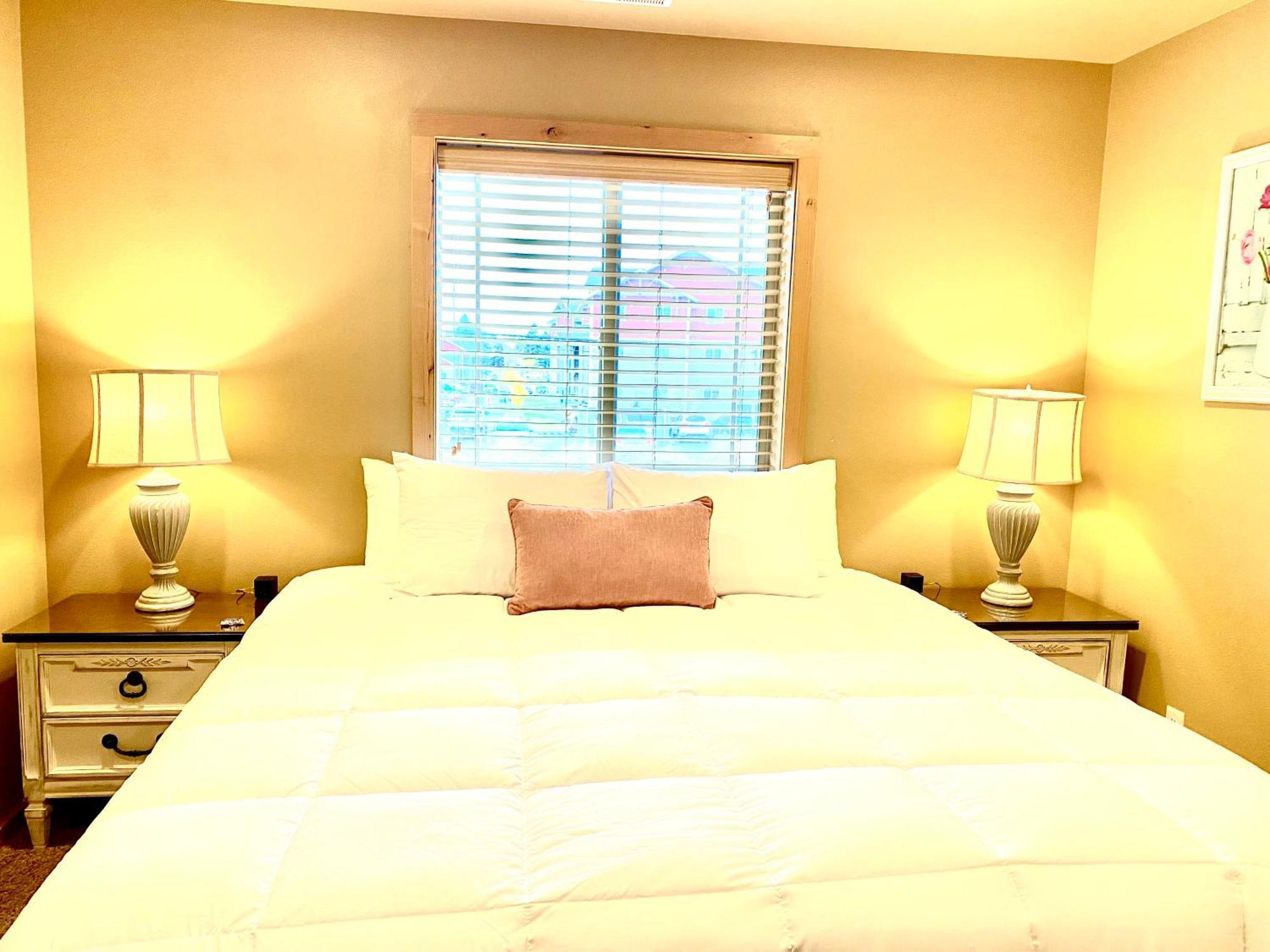 The Raspberry Garden Hotel Rexburg Room photo