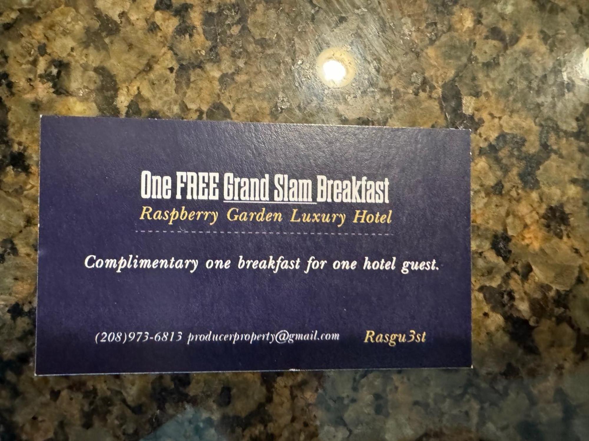 The Raspberry Garden Hotel Rexburg Room photo
